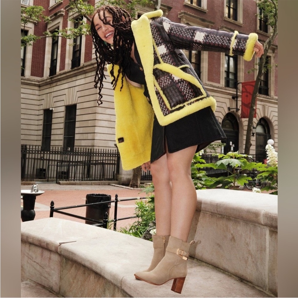 COACH BEIGE ‘OLIVIA’ LEATHER HEELED ANKLE BOOTS size 7.5  E 111‎ - Picture 2 of 16